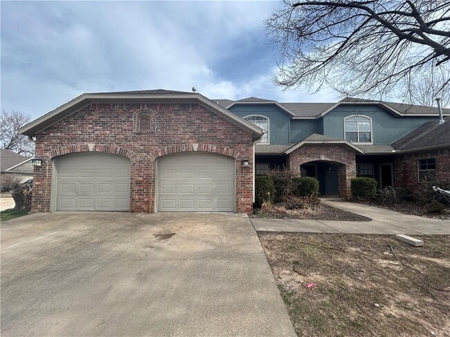 Photo - 2670 N Valencia Ave