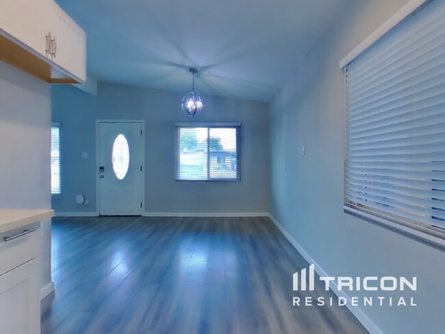 Photo - 5321 57th St