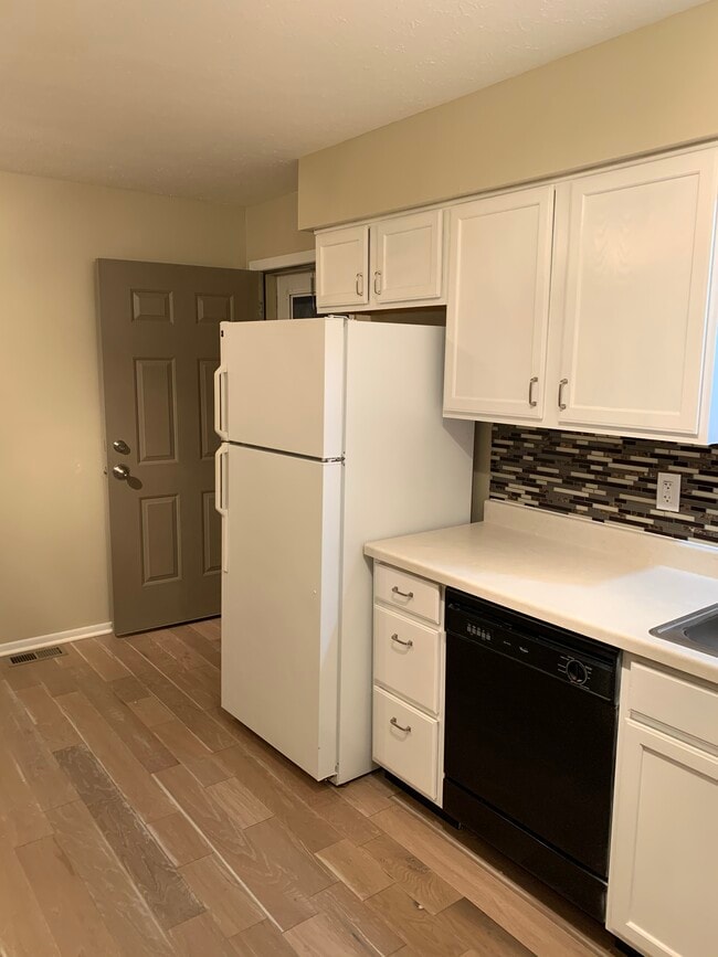 Building Photo - 1914 Remington Rd Unit 1912 Remington rd