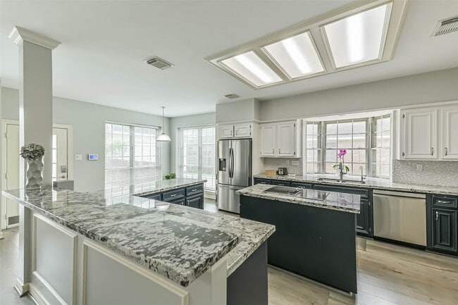 Building Photo - 13023 Dogwood Blossom Trail