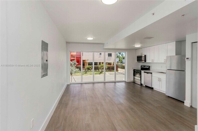 Photo - 1620 NW 18th St Apartment Unit 106