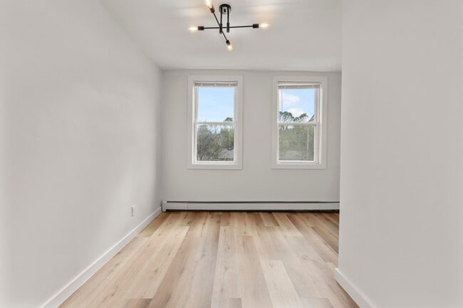 Photo - 431-431 N Main St Unit 8