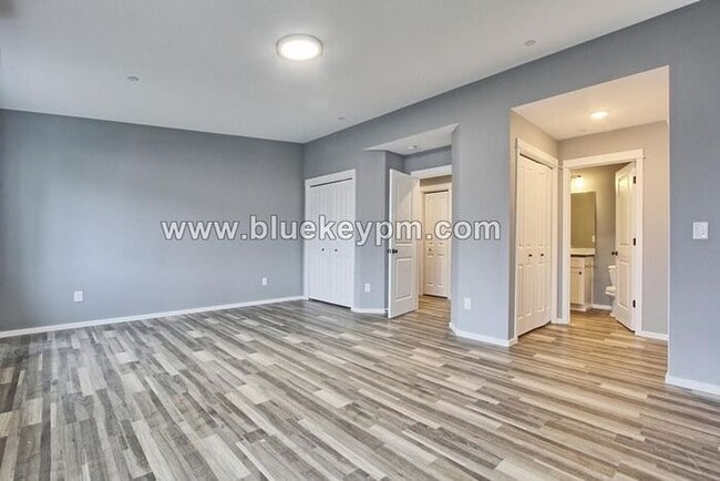 Unit 320: 3 Bed, 2.5 Baths Townhome in LaCenter