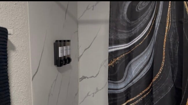 Photo - 13915 Archwood St