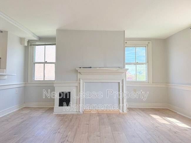 Photo - 133 NW Front St