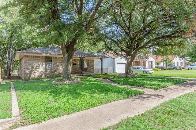 Photo - 2823 Aster St