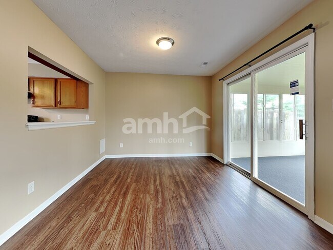 Photo - 936 Hathaway Dr