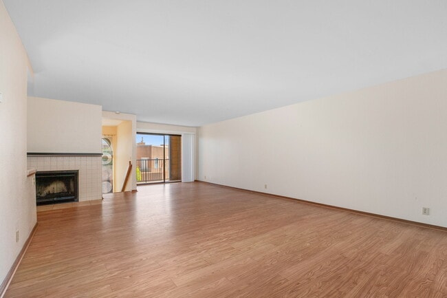 Photo - 801 Kalpati Cir