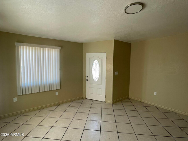 Photo - 1701 E Harvard St