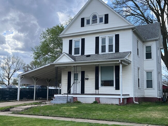 Photo - 719 N 8th St House
