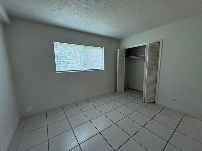 1913 NE 2nd St Unidad 4