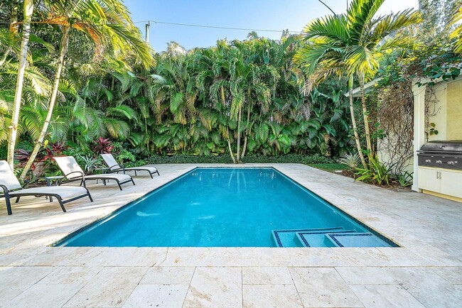 Photo - 120 Grove Way