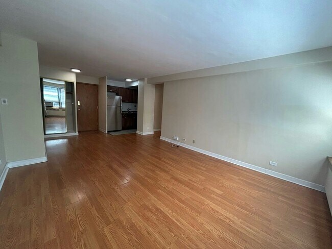 Building Photo - 4180.5 N Marine Dr Unit 4180-1006 Rental