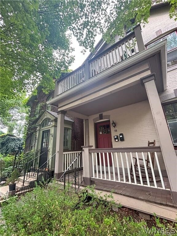 Photo - 18 Irving Pl