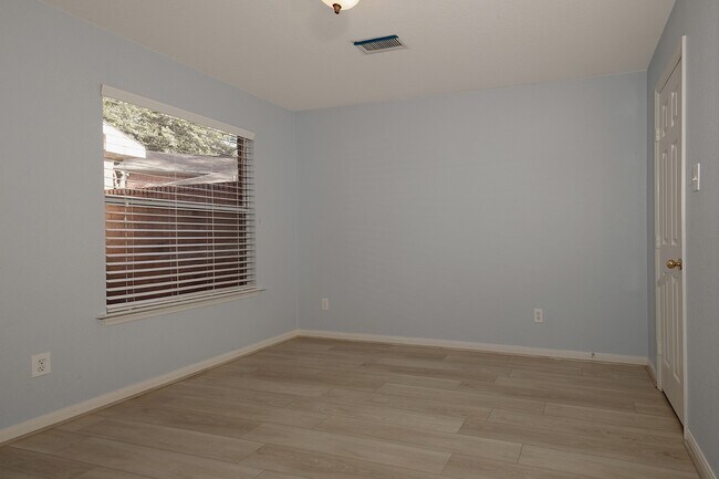 Photo - 78 E Foxbriar Forest Cir