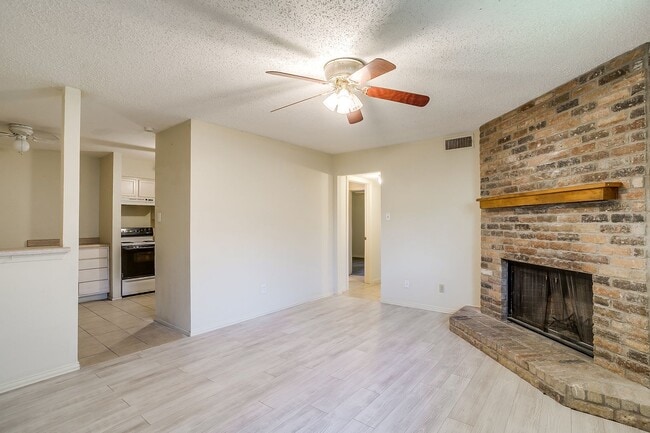 Photo - 127 Allencrest Dr