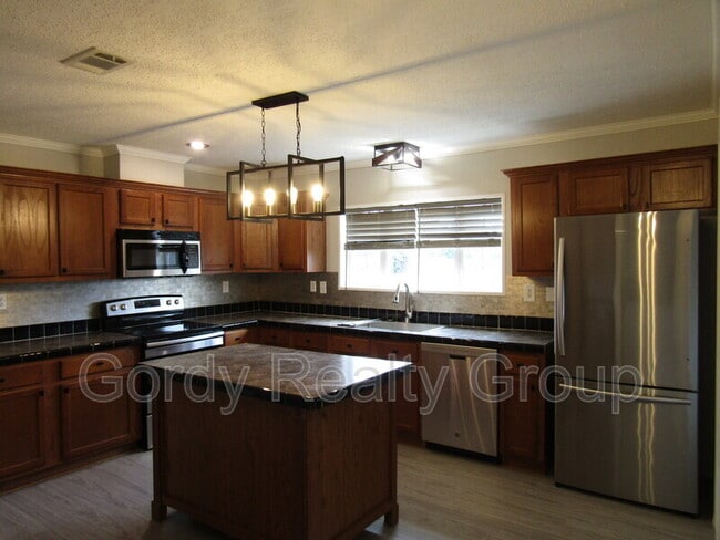 Photo - 5493 Willis Rd