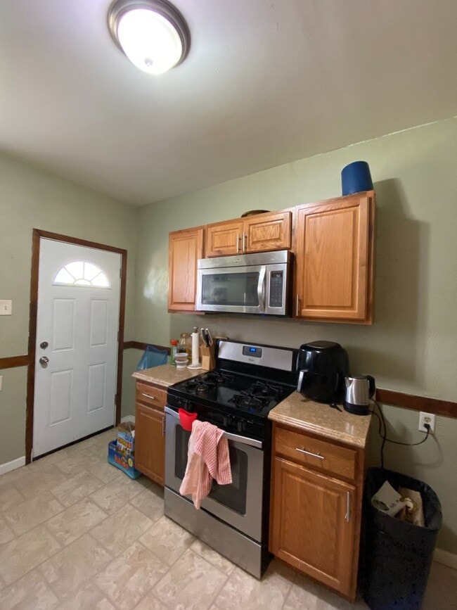 Photo - 405 Edgemont St
