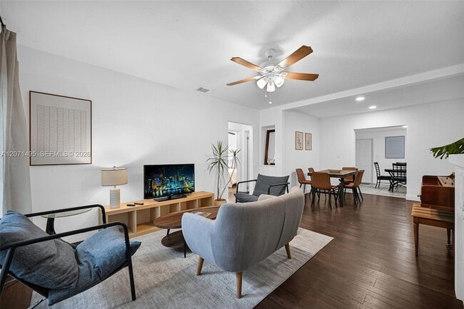 Photo - 370 NE 87th St