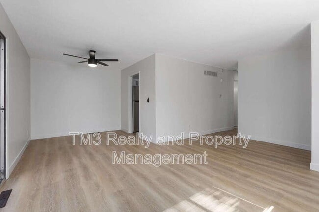 Photo - 8423 Kessler St