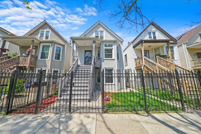 Building Photo - 3324 W Warner Ave Unit 1
