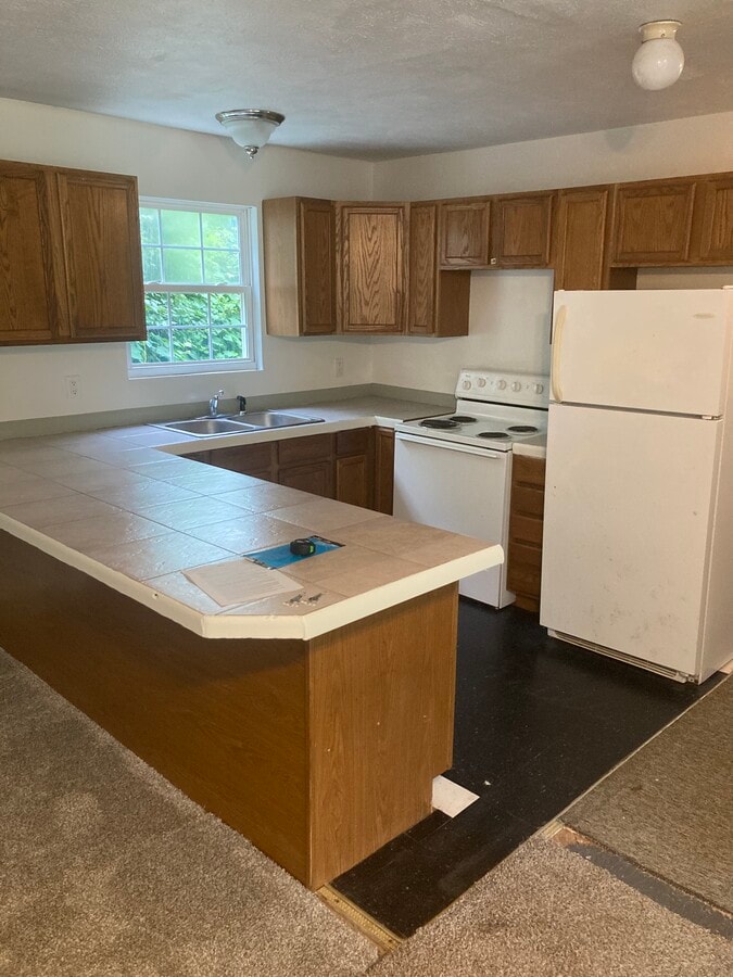 Photo - 750 College Ave