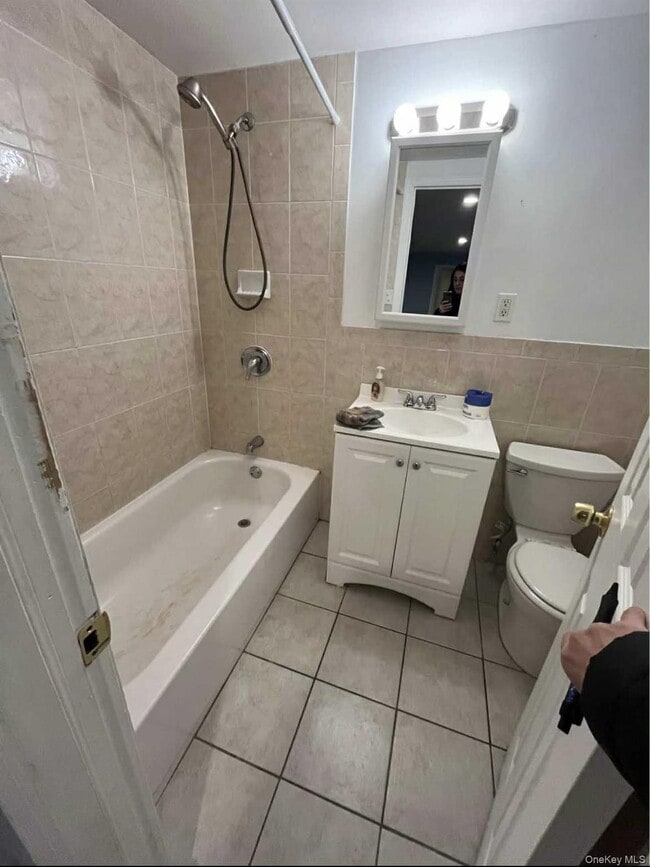 Photo - 141 E John St
