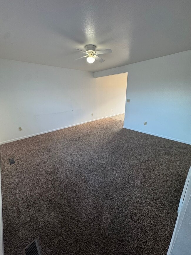 Photo - 498-498 W Bellflower Dr