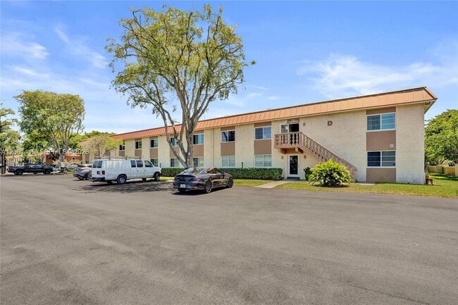 Photo - 1950 N Andrews Ave Unit 204D