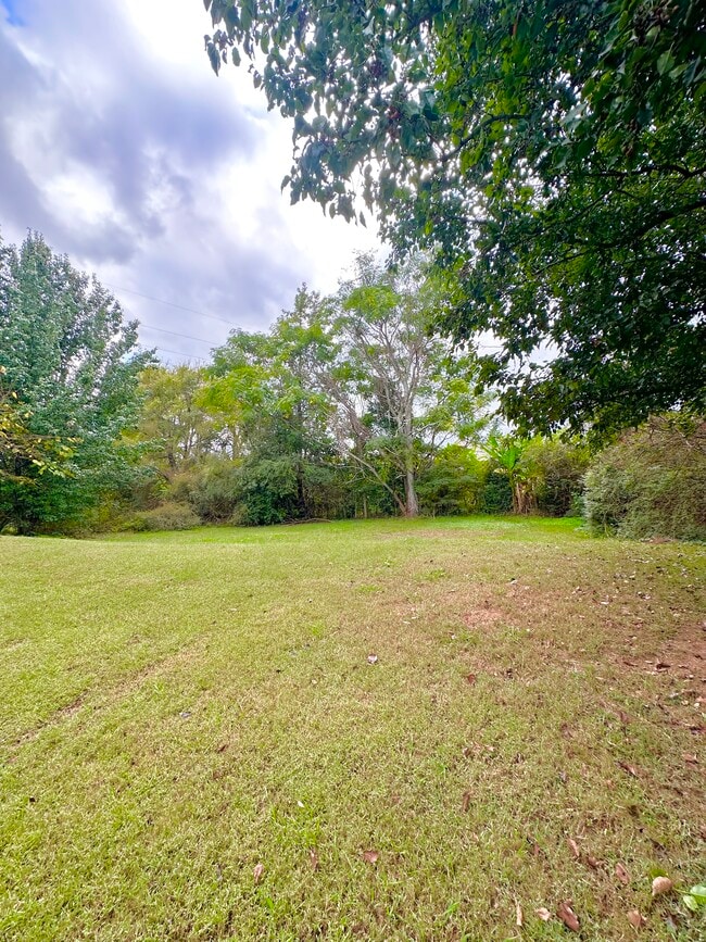 Photo - 325 Newburgh Pl