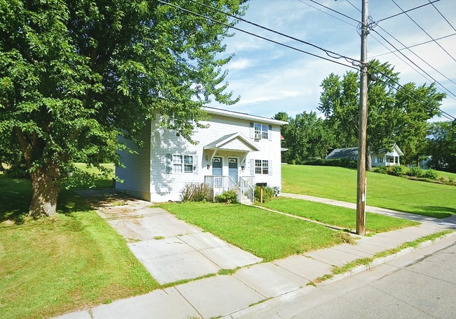 Photo - 442 Ferry St