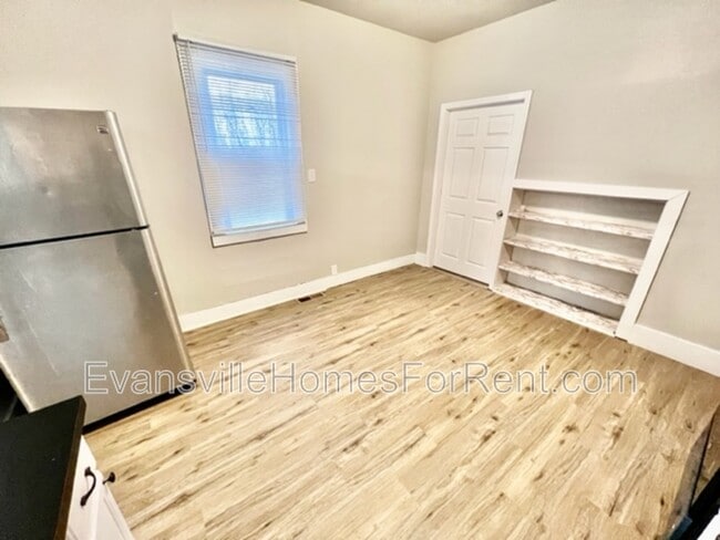 Photo - 2812 B St