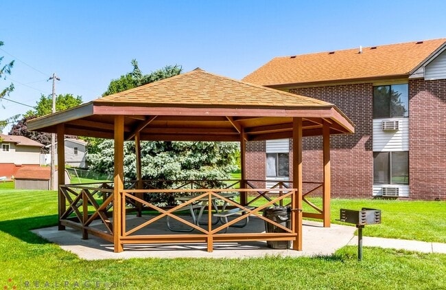 Photo - 206 Harrison Ct