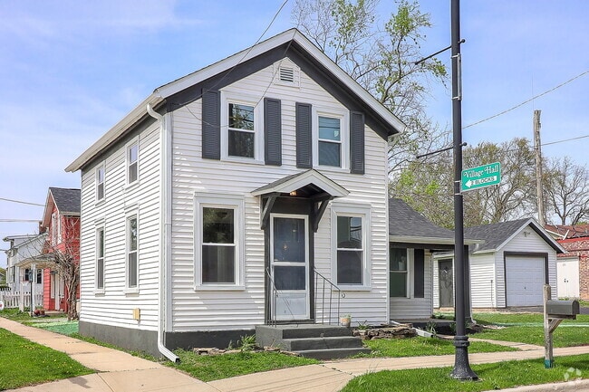 Building Photo - 10944 Front St Rental