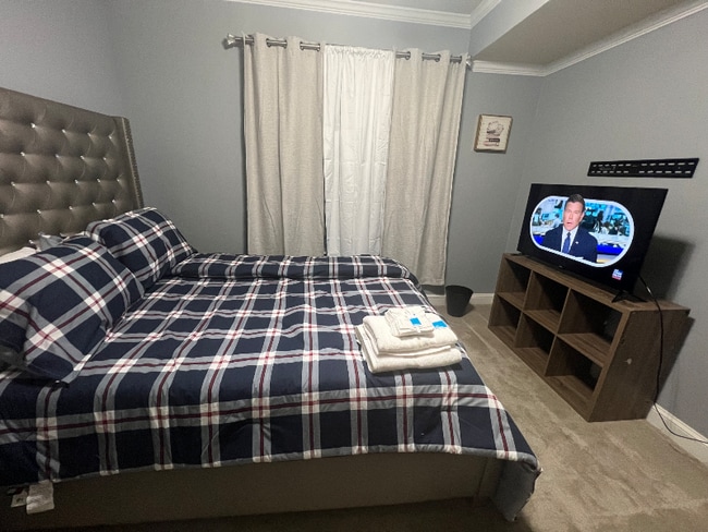 Photo - 390 17th St NW