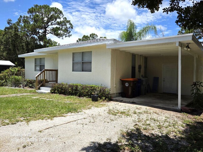 Photo - Cute Single Family Home~Carport~Fenced Yard