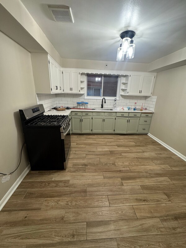 Photo - 1640 N Narragansett Ave