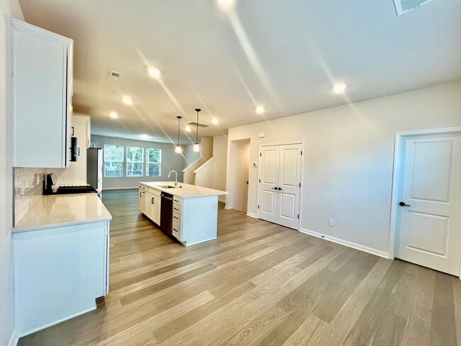 Photo - 1834 Blanche St