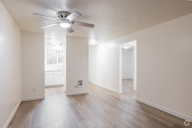 2BR, 1BA- 753SF - Living Room
