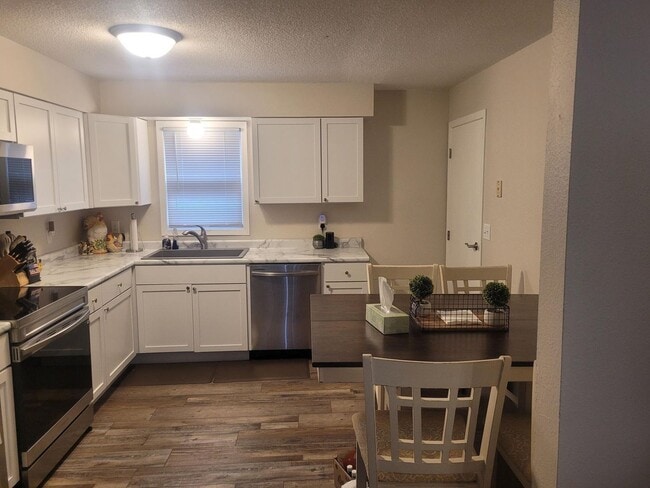 Photo - 3 bedroom in Quiet Neighborhood