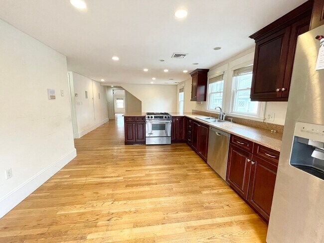 15 Sunset St Unit 1