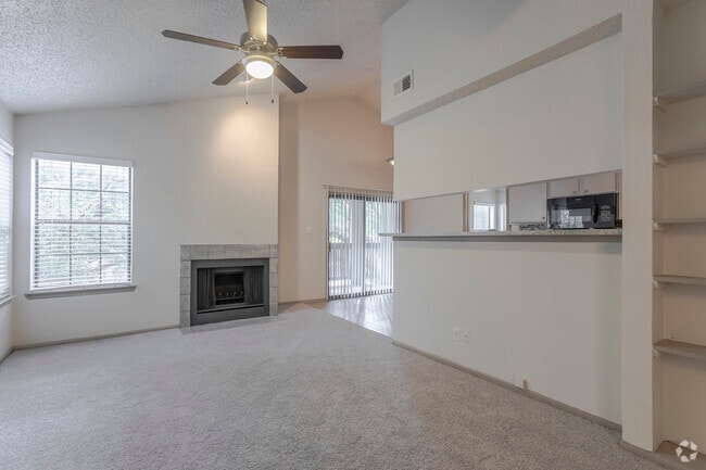 2BR, 2BA - 946 SF B2 - Living Area