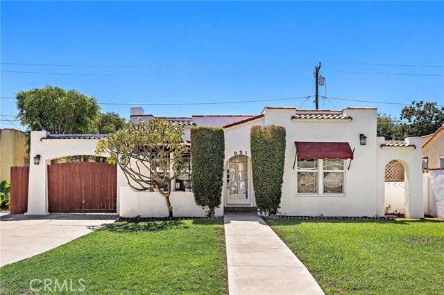 921 N Clementine St