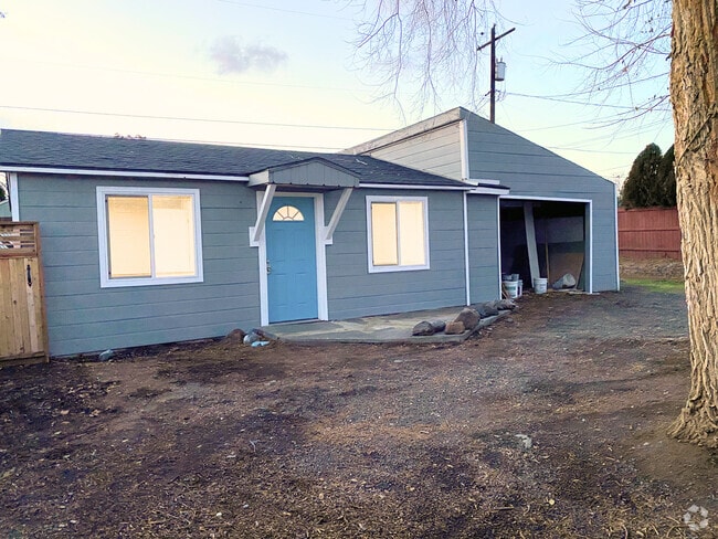 Building Photo - 1304-1302 S 42nd Ave Rental
