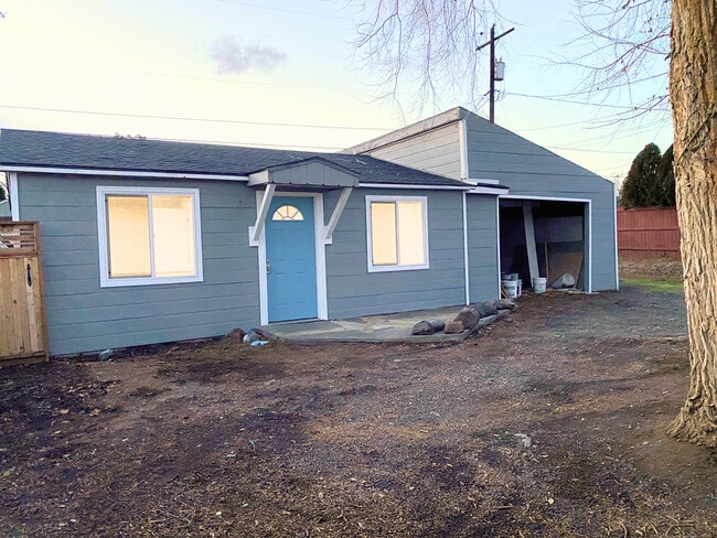 Photo - 1304-1302 S 42nd Ave House