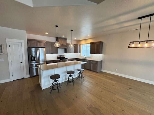 3844 Arena Dr