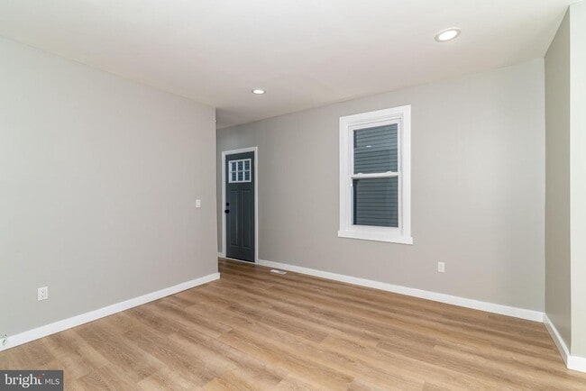 Photo - 127 S Church St