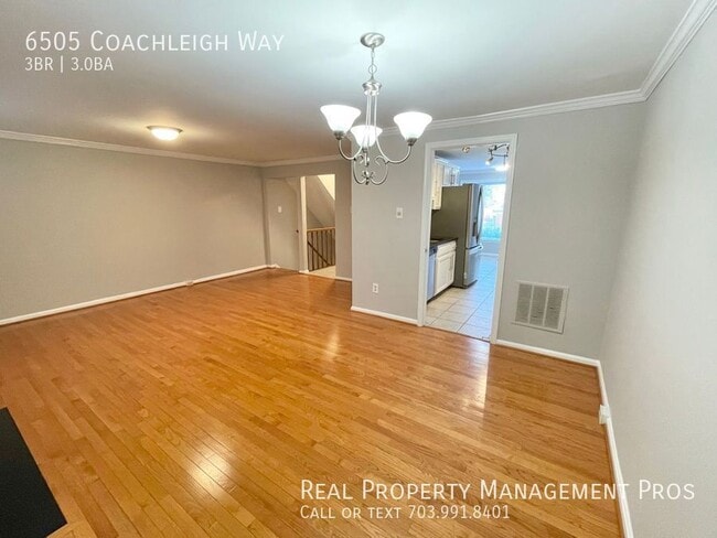 Photo - 6505 Coachleigh Way