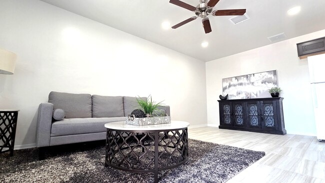 Photo - Nevarez Palms