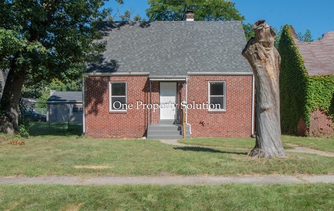 Building Photo - 4533 Buchanan St Rental
